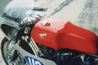 CB77 Honda fitted with Yamaha race tank and Honda GP seatbase